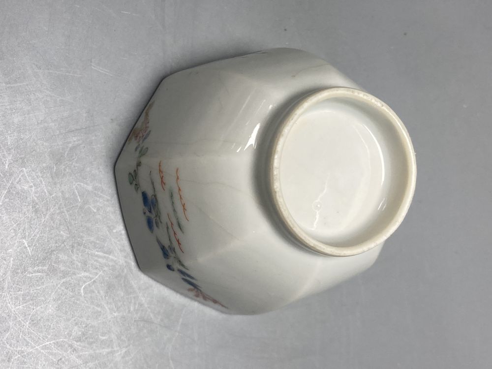 A Japanese Kakiemon dish, 17th century, a similar wine cup, 18th century and a Chinese glass vase and stand, tallest 14cm